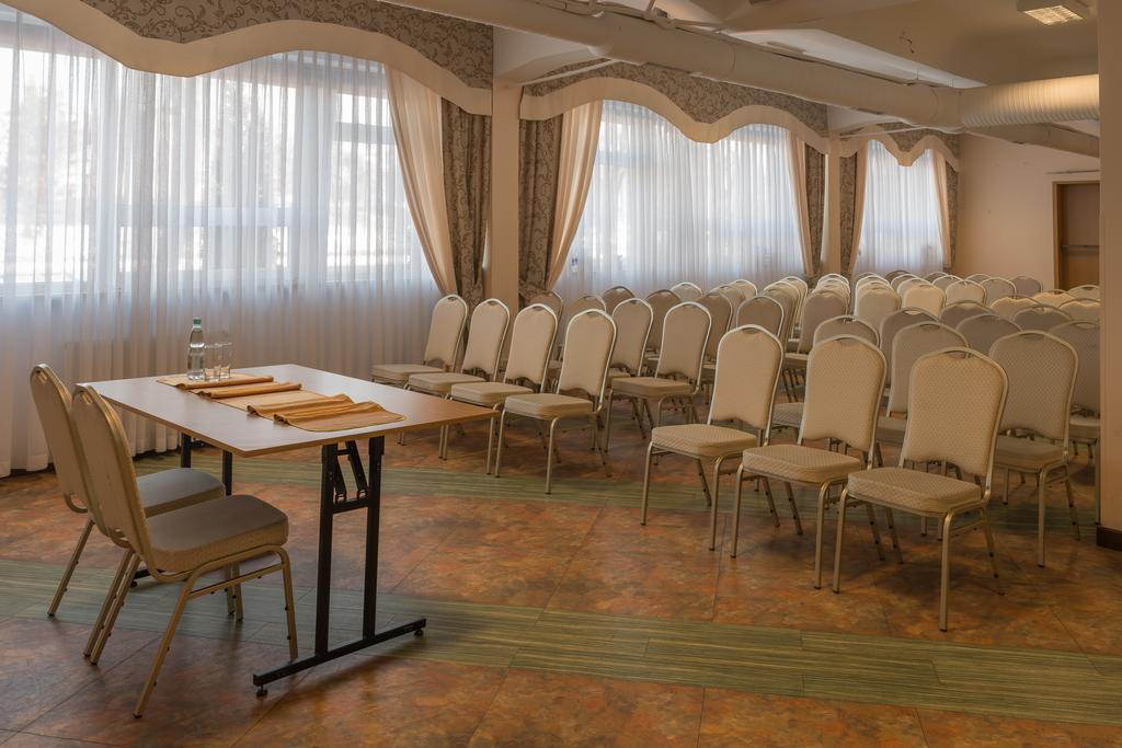 Majewski Hotel & Spa Malbork Buitenkant foto